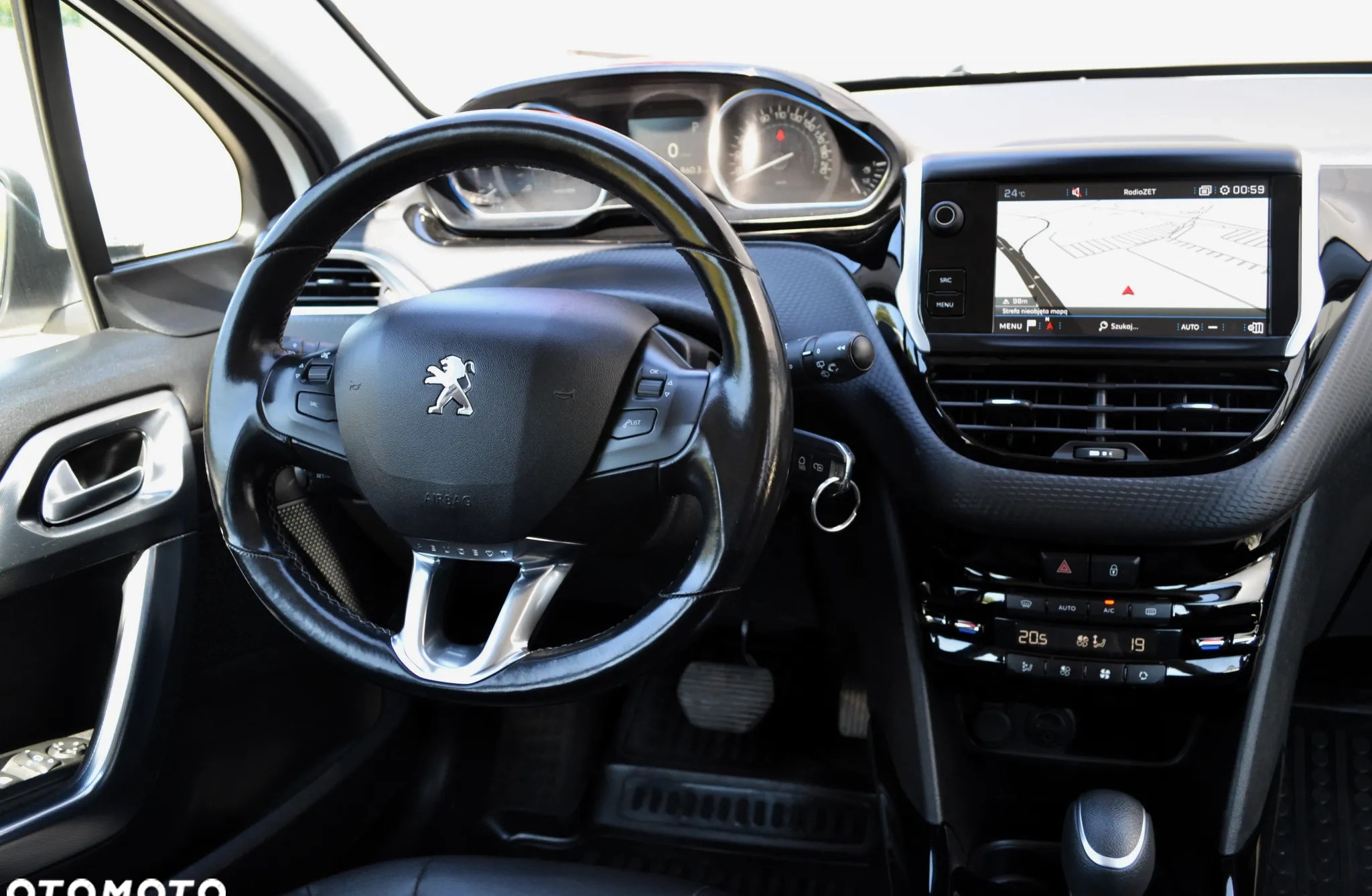 Peugeot 2008 cena 49900 przebieg: 138000, rok produkcji 2018 z Gdańsk małe 781